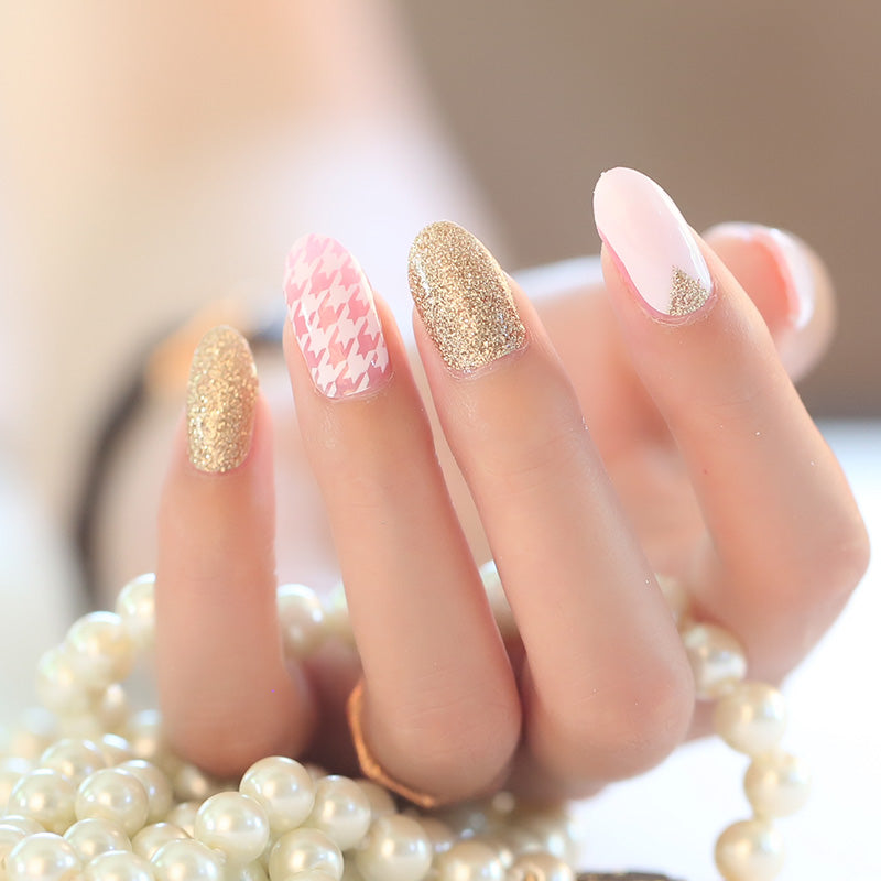 GLAM AFFAIR